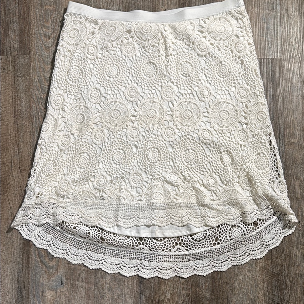 Chic White Lace High-Low Skirt
